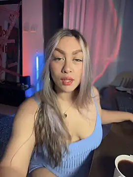 Im sophiie online show from 10/16/25, 06:43
