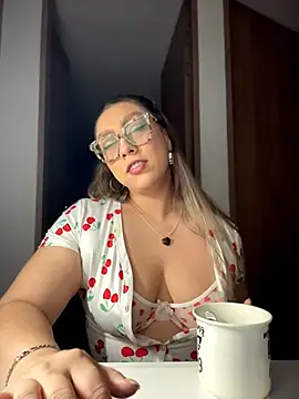 Im sophiie online show from 02/10/26, 06:56