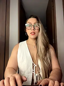 Im sophiie online show from 04/21/26, 07:15