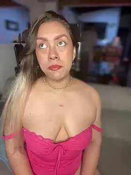 Im sophiie online show from 03/08/25, 09:17