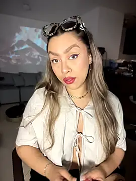 Im sophiie online show from 02/22/26, 06:49