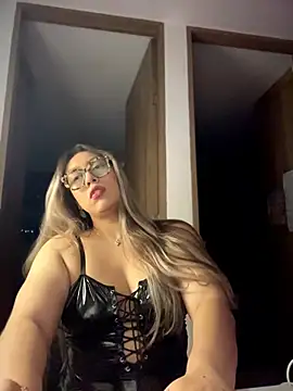 Im sophiie online show from 03/22/26, 06:48