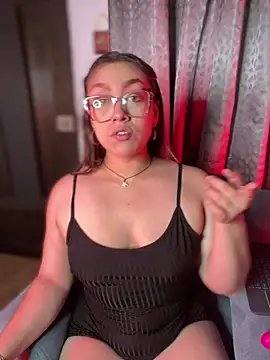 Im sophiie online show from 03/18/25, 09:12