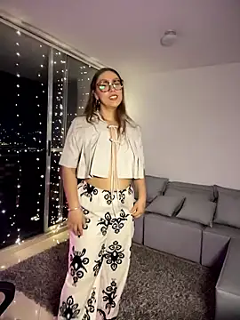 Im sophiie online show from 03/07/26, 07:15