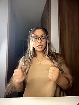 Im sophiie online show from 03/19/26, 06:57