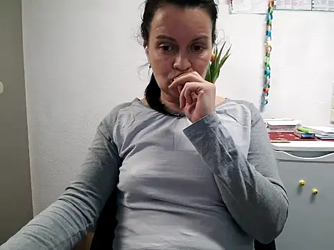 LoveNBloom online show from 02/19/25, 08:10