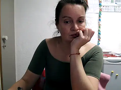 LoveNBloom online show from 02/21/25, 06:04