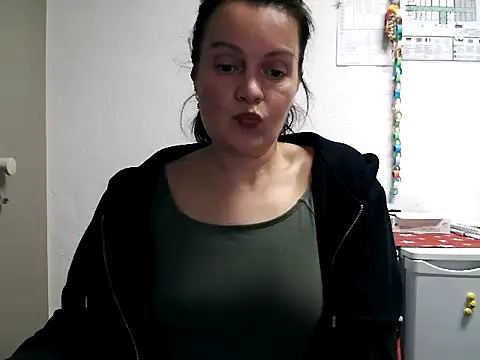 LoveNBloom online show from 03/19/25, 06:55