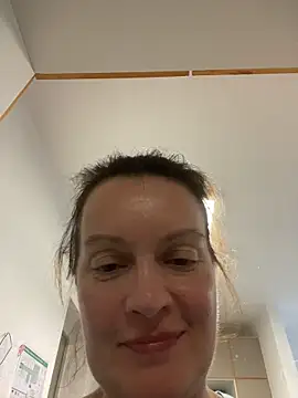 LoveNBloom online show from 06/19/26, 05:30