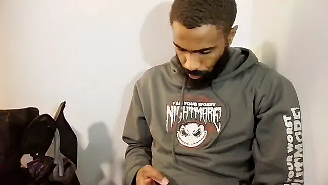 Snapshot of SlxmXBlxck chatting on 11/12/25, 11:19 SlxmXBlxck online show from 11/12/25, 11:19