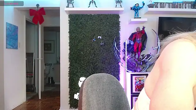 Snapshot of Vixen_Lockheart chatting on 11/21/25, 04:06 Vixen Lockheart online show from 11/21/25, 04:06