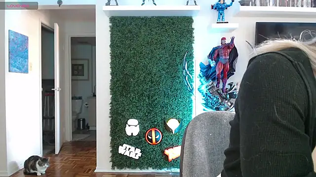 Snapshot of Vixen_Lockheart chatting on 10/29/25, 04:50 Vixen Lockheart online show from 10/29/25, 04:50