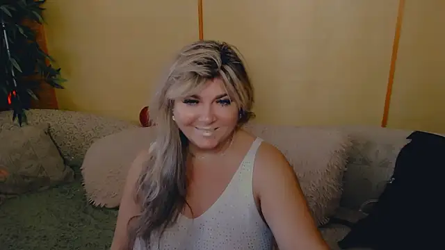 Snapshot of Malena_Mi chatting on 03/13/26, 01:27 Malena Mi online show from 03/13/26, 01:27