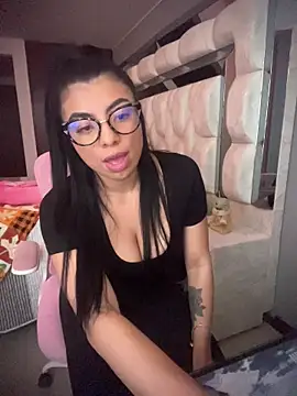 Miaparkerss  online show from 10/30/25, 09:44