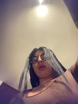 Miaparkerss  online show from 10/27/25, 11:27