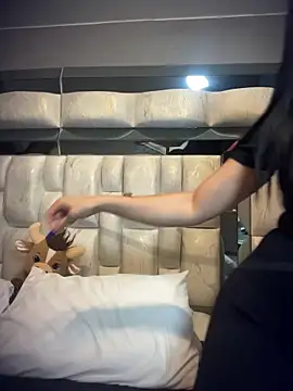 Miaparkerss  online show from 10/25/25, 10:21