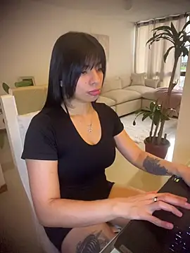 Miaparkerss  online show from 03/09/26, 10:46