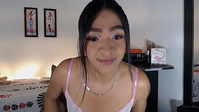 Snapshot of sofiaxdollxxx chatting on 05/08/26, 06:28 sofiaxdollxxx online show from 05/08/26, 06:28