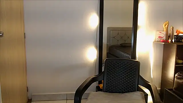 Snapshot of sofiaxdollxxx chatting on 10/01/25, 05:28 sofiaxdollxxx online show from 10/01/25, 05:28
