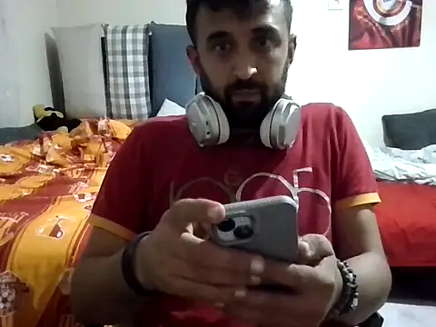 Snapshot of Ca414 chatting on 11/08/25, 12:36 Ca414 online show from 11/08/25, 12:36