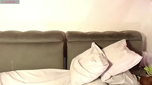 kattyytaylor online show from 02/02/25, 06:04