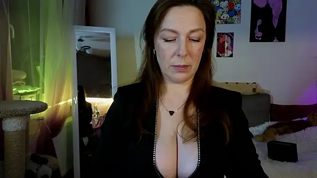 Snapshot of vanessawis_ chatting on 12/06/24, 11:41 vanessawis online show from 12/06/24, 11:41