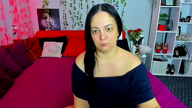 Snapshot of DarlingMilf chatting on 10/06/25, 06:08 DarlingMilf online show from 10/06/25, 06:08