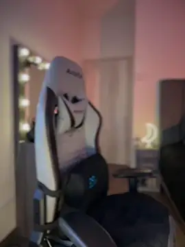 JanyLunaa online show from 11/19/25, 11:05