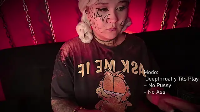 Snapshot of Laura_takint chatting on 03/06/25, 10:15 Laura takint online show from 03/06/25, 10:15