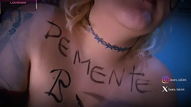 Snapshot of Laura_takint chatting on 09/18/25, 09:51 Laura takint online show from 09/18/25, 09:51