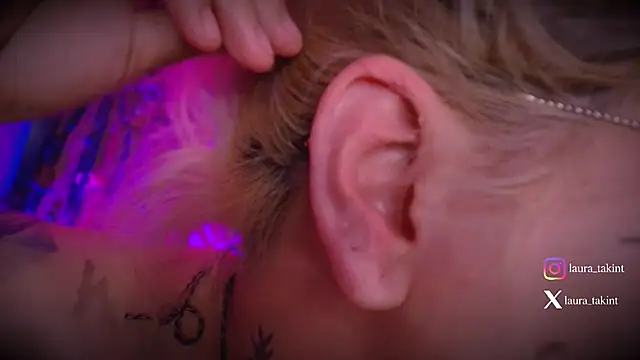 Snapshot of Laura_takint chatting on 09/21/25, 09:36 Laura takint online show from 09/21/25, 09:36