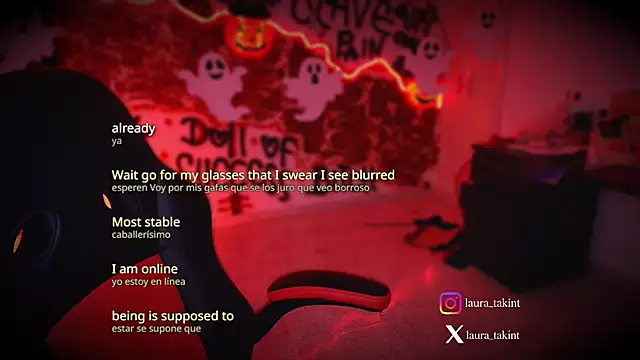 Snapshot of Laura_takint chatting on 10/03/25, 09:05 Laura takint online show from 10/03/25, 09:05