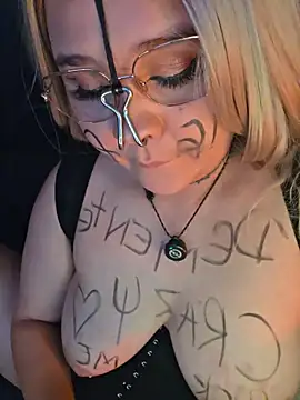 Laura takint online show from 12/13/25, 08:04