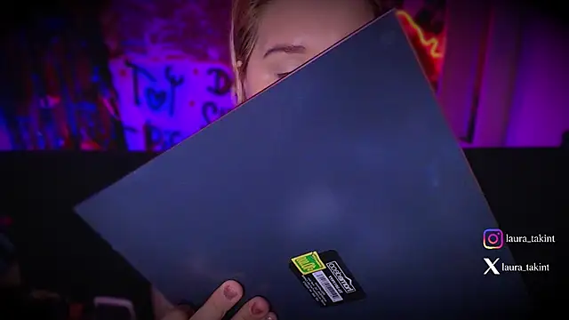 Snapshot of Laura_takint chatting on 09/25/25, 09:21 Laura takint online show from 09/25/25, 09:21