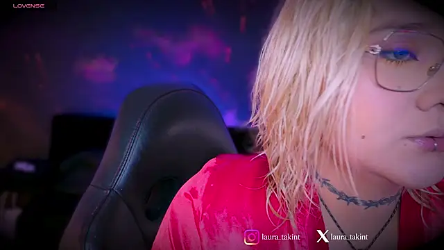 Laura takint online show from 12/21/25, 07:15