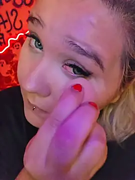 Snapshot of Laura_takint chatting on 10/10/25, 09:26 Laura takint online show from 10/10/25, 09:26