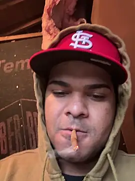 Snapshot of marhi32 chatting on 10/27/25, 10:44 marhi32 online show from 10/27/25, 10:44