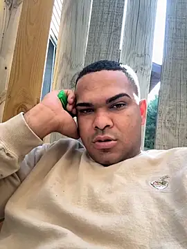 Snapshot of marhi32 chatting on 09/11/25, 02:17 marhi32 online show from 09/11/25, 02:17