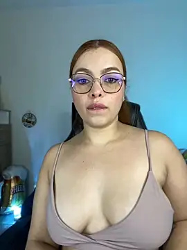 Snapshot of Liza_1 chatting on 10/05/25, 12:34 Liza 1 online show from 10/05/25, 12:34