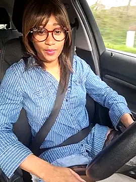 guardami1988 online show from 11/19/25, 12:49