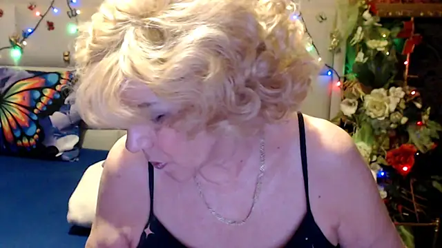 Snapshot of HappyWomanOn chatting on 05/02/26, 09:14 HappyWomanOn online show from 05/02/26, 09:14