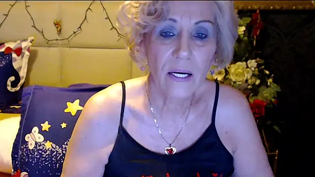 Snapshot of HappyWomanOn chatting on 02/16/25, 08:00 HappyWomanOn online show from 02/16/25, 08:00