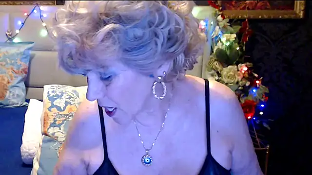 Snapshot of HappyWomanOn chatting on 03/20/25, 08:40 HappyWomanOn online show from 03/20/25, 08:40