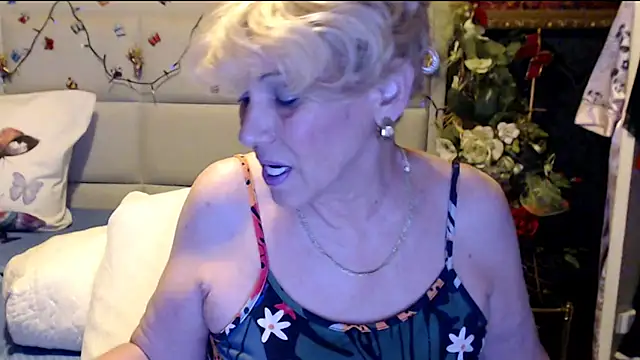 HappyWomanOn online show from 11/24/25, 07:03