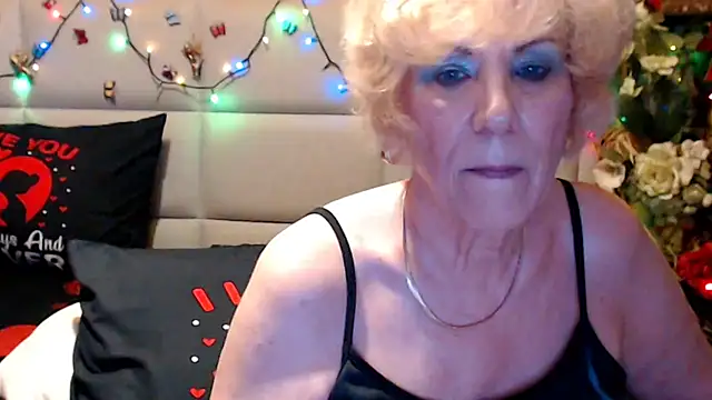 Snapshot of HappyWomanOn chatting on 06/22/26, 09:28 HappyWomanOn online show from 06/22/26, 09:28