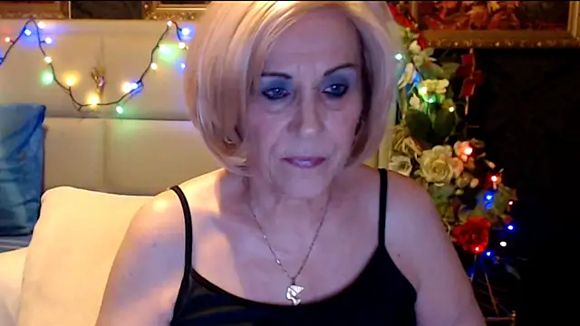Snapshot of HappyWomanOn chatting on 02/24/25, 09:43 HappyWomanOn online show from 02/24/25, 09:43