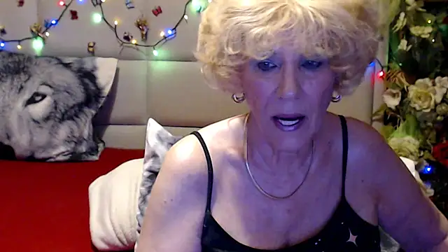 Snapshot of HappyWomanOn chatting on 05/27/26, 09:16 HappyWomanOn online show from 05/27/26, 09:16