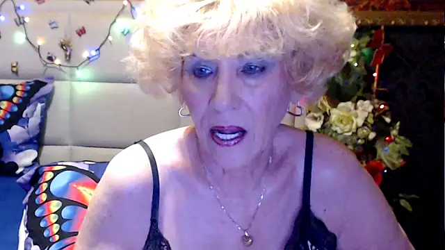Snapshot of HappyWomanOn chatting on 05/06/26, 09:35 HappyWomanOn online show from 05/06/26, 09:35
