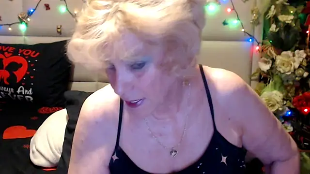 Snapshot of HappyWomanOn chatting on 06/21/26, 09:59 HappyWomanOn online show from 06/21/26, 09:59