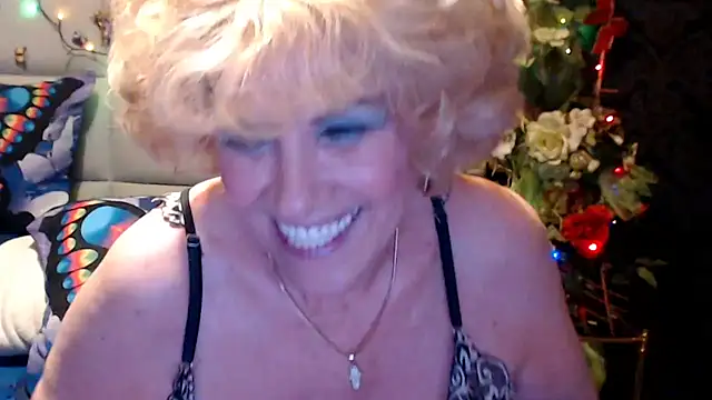 Snapshot of HappyWomanOn chatting on 05/07/26, 07:28 HappyWomanOn online show from 05/07/26, 07:28